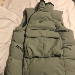 Nike Sportswear tech pack downed filled vest